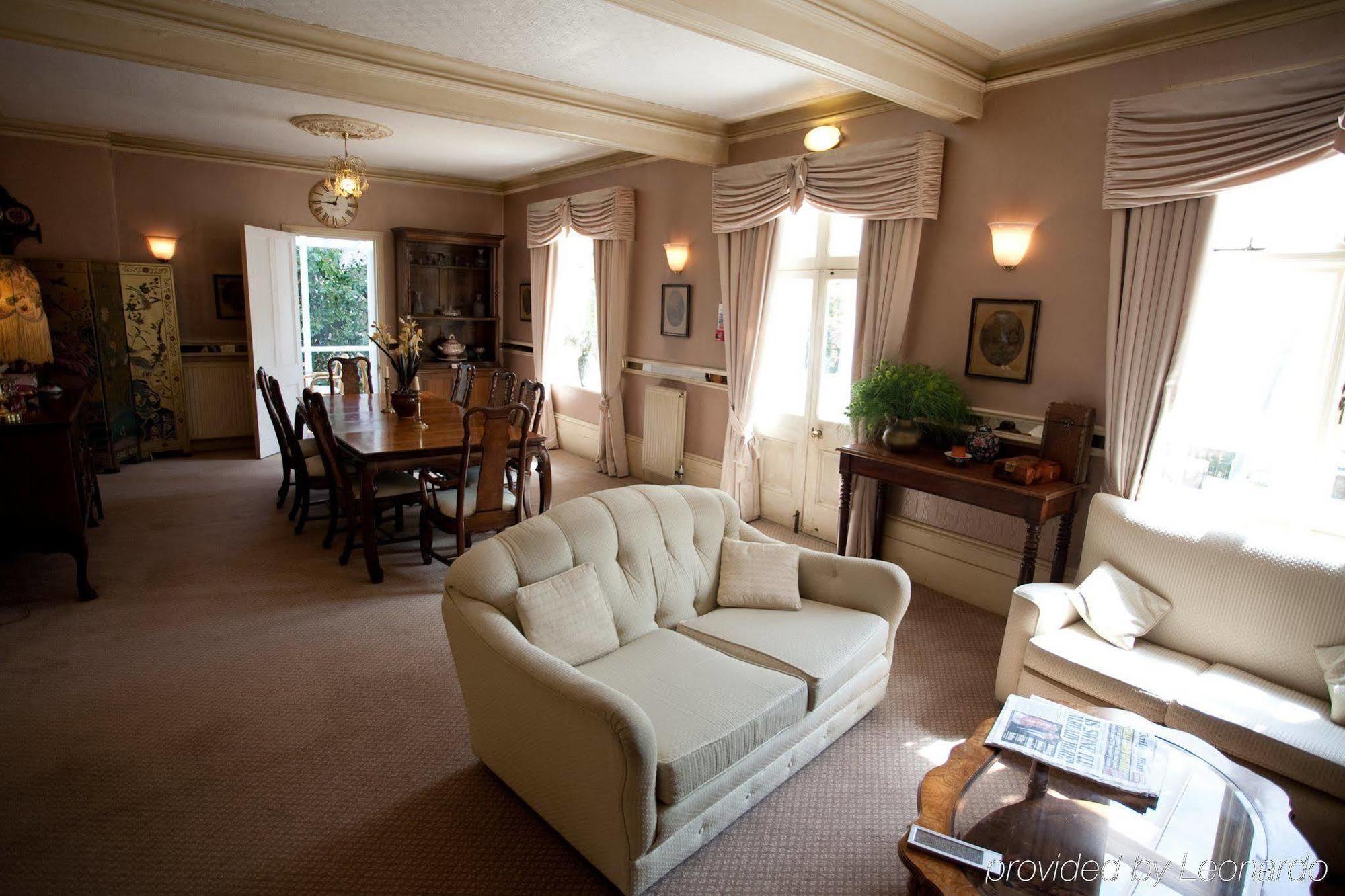 Fines Bayliwick Hotel Bracknell Exteriér fotografie