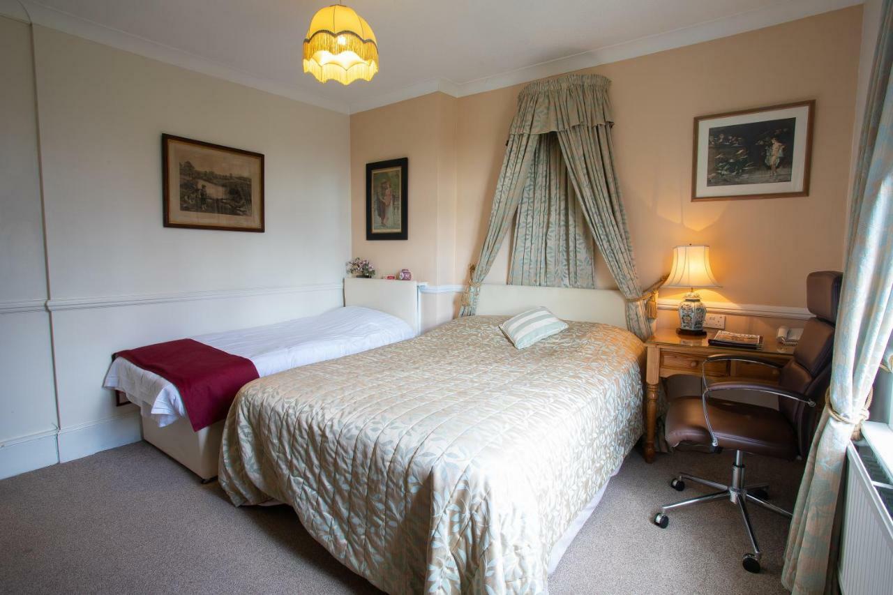 Fines Bayliwick Hotel Bracknell Exteriér fotografie